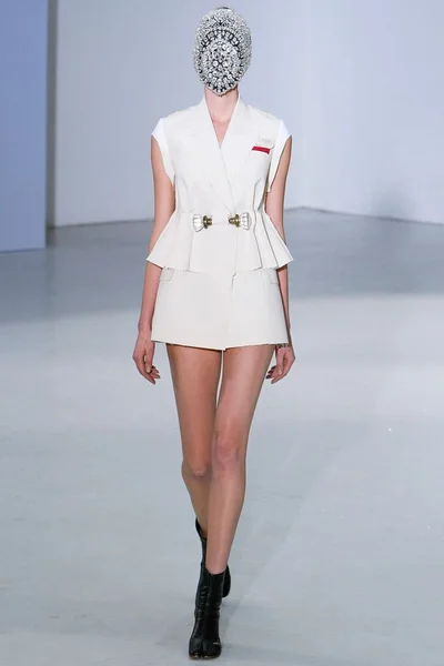 Look 1